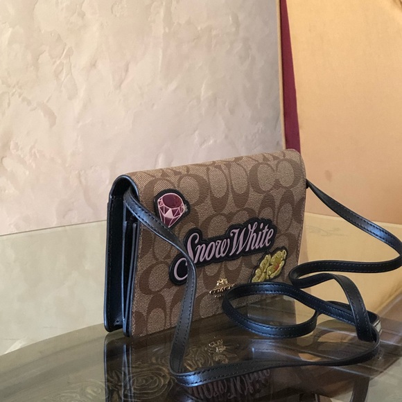 NWT Coach Disney Snow White Hayden Crossbody - Picture 2 of 8